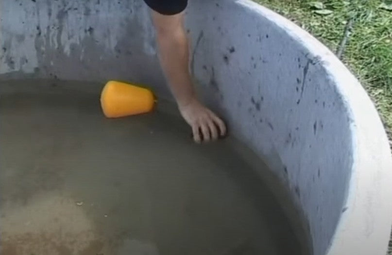 Jobe Valves Megaflow valve body being removed from Detach Base to install Connect Quick Coupler. 